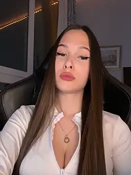 EricaWalls online show from April 2026 06:45:02 PM