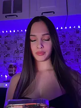 Snapshot of EricaWalls chatting on February 2025 02:17:01 AM EricaWalls online show from February 2025 02:17:01 AM