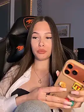 EricaWalls online show from April 2026 06:21:01 PM