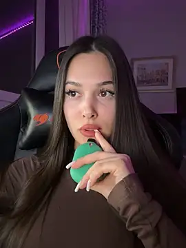 EricaWalls online show from November 2025 10:09:02 PM