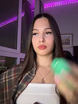 EricaWalls online show from December 2025 03:51:02 PM