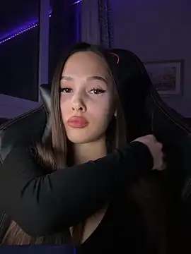 Snapshot of EricaWalls chatting on October 2025 10:33:01 PM EricaWalls online show from October 2025 10:33:01 PM