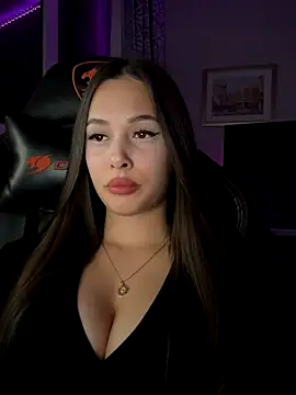 Snapshot of EricaWalls chatting on October 2025 10:45:01 PM EricaWalls online show from October 2025 10:45:01 PM