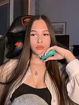 EricaWalls online show from April 2026 07:07:02 PM