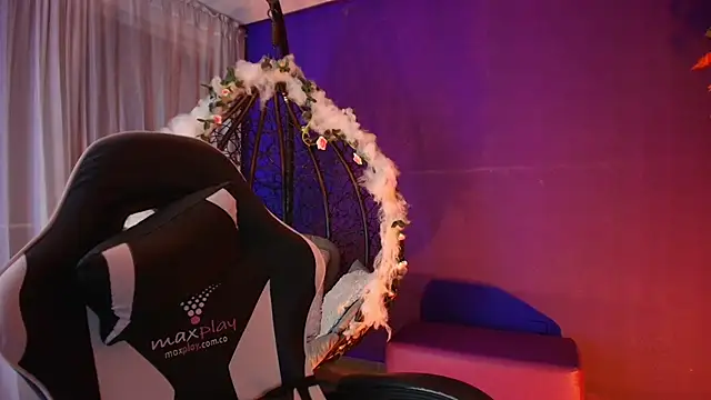 vanelope11 online show from April 2026 02:37:02 AM