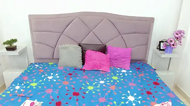 michell madisonn online show from February 2025 09:09:01 PM