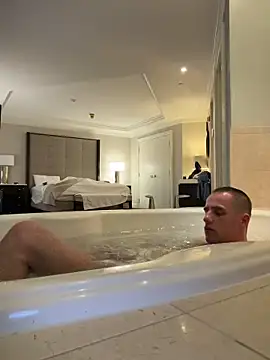 PeytonJohnn online show from December 2025 09:08:02 AM