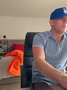 PeytonJohnn online show from November 2025 05:05:01 PM