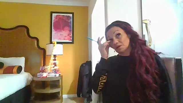 Snapshot of ALLURET4U chatting on December 2024 07:13:02 AM ALLURET4U online show from December 2024 07:13:02 AM