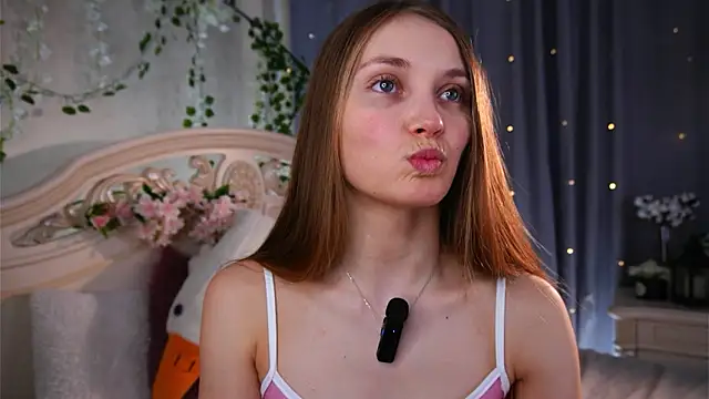 MonaEldon online show from March 2026 02:46:01 AM