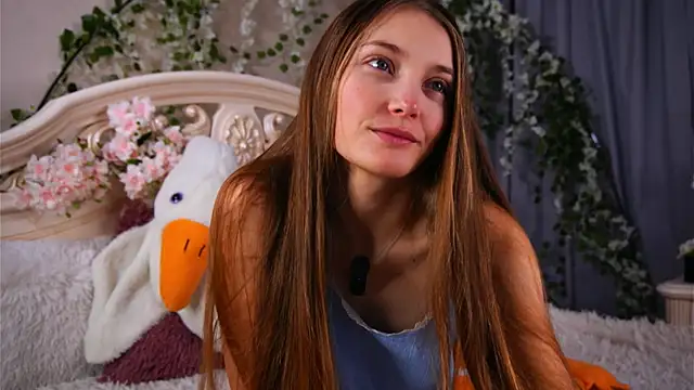 MonaEldon online show from December 2025 03:19:02 AM