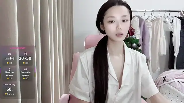 Snapshot of Puff-521 chatting on April 2026 07:11:02 AM Puff-521 online show from April 2026 07:11:02 AM