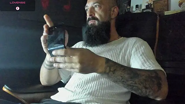 Snapshot of axxelrich_ chatting on September 2025 03:01:02 AM axxelrich online show from September 2025 03:01:02 AM