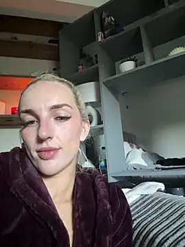 BlondeBombshellAmelia online show from January 2025 02:22:01 PM