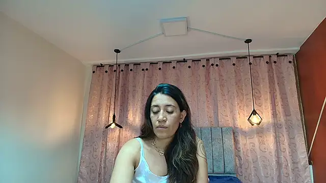 Snapshot of VioletaScott_ chatting on September 2025 04:49:02 PM VioletaScott online show from September 2025 04:49:02 PM