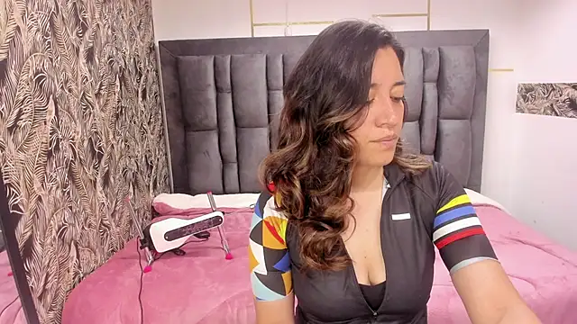 VioletaScott  online show from December 2025 02:01:02 PM