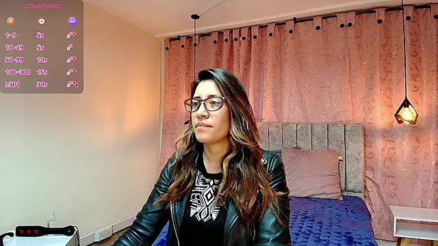 Snapshot of VioletaScott_ chatting on March 2025 01:08:01 PM VioletaScott online show from March 2025 01:08:01 PM