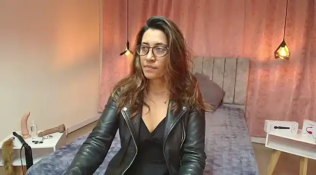 Snapshot of VioletaScott_ chatting on February 2025 01:17:02 PM VioletaScott online show from February 2025 01:17:02 PM