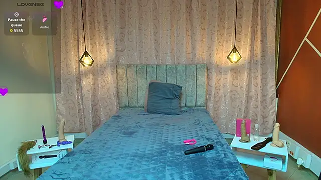 VioletaScott  online show from November 2025 12:19:01 PM