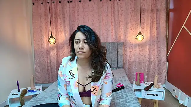 VioletaScott  online show from November 2025 01:15:02 PM