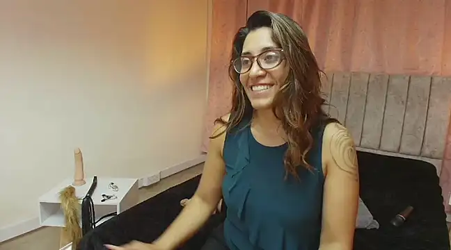 Snapshot of VioletaScott_ chatting on February 2025 10:05:01 PM VioletaScott online show from February 2025 10:05:01 PM