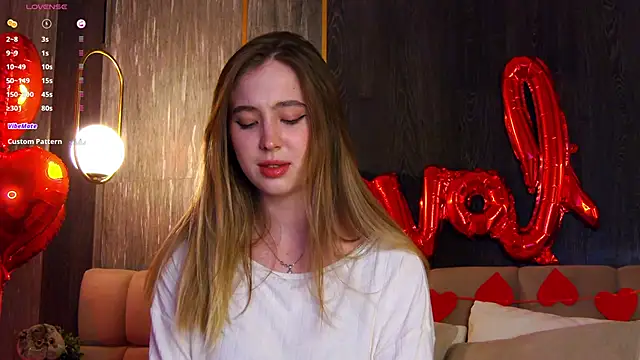 LoraineLuff online show from February 2025 09:05:02 PM