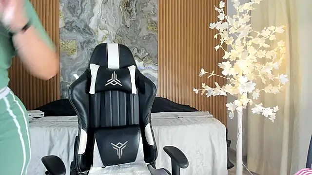 Danna topless online show from March 2026 12:04:02 PM