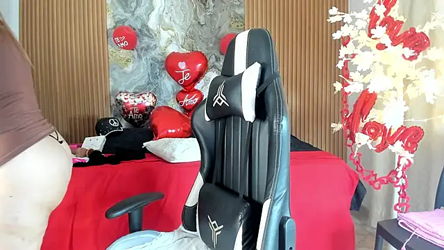 Snapshot of Danna_topless chatting on February 2026 12:06:02 PM Danna topless online show from February 2026 12:06:02 PM