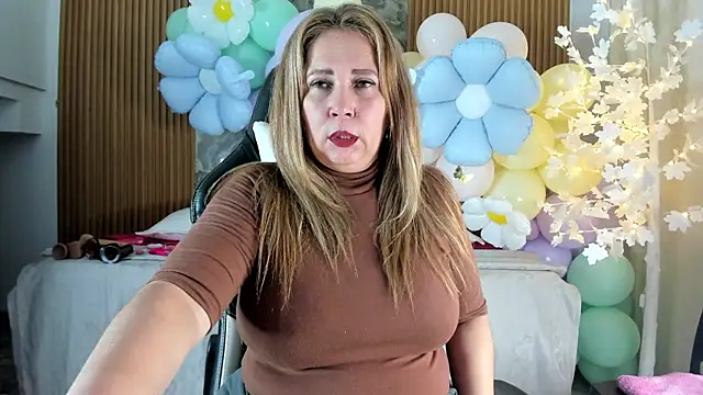 Danna topless online show from April 2026 12:06:01 PM