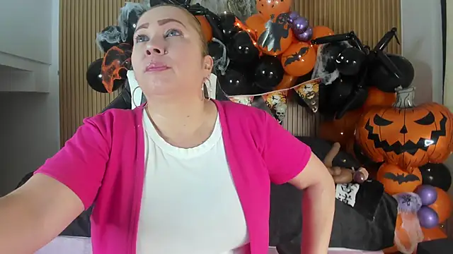 Danna topless online show from October 2025 12:04:02 PM