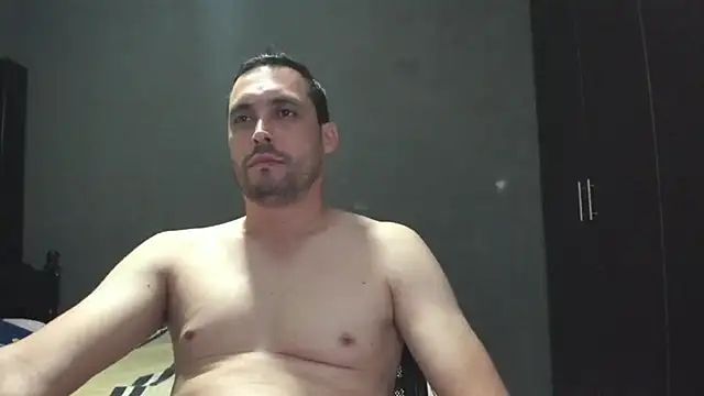 iulius55x online show from January 2025 05:00:01 AM