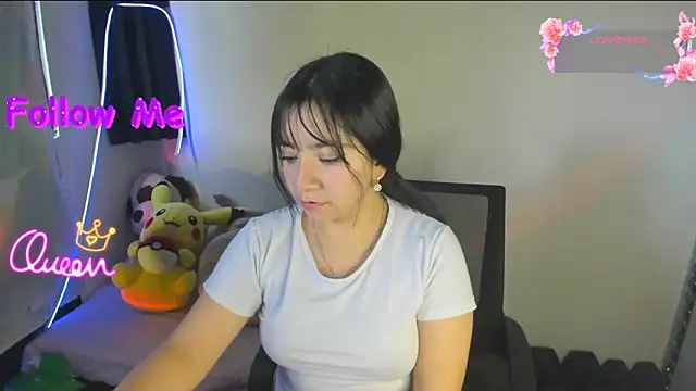 litle mily  online show from May 2026 09:40:02 PM