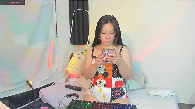 litle mily  online show from April 2026 09:53:01 PM