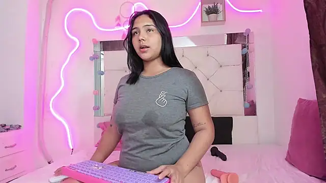 Snapshot of Iam_flor chatting on January 2025 04:27:01 AM Iam flor online show from January 2025 04:27:01 AM