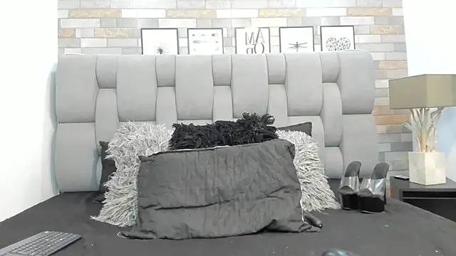 KariinaTaylor online show from March 2026 06:33:01 PM