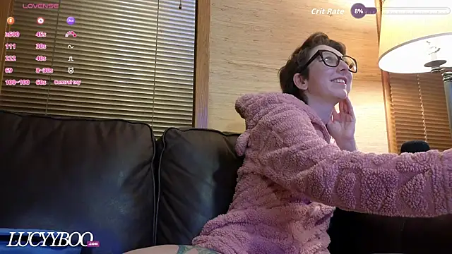 lovelylucyy online show from January 2026 12:39:02 AM