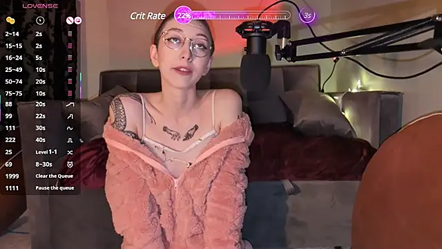 lovelylucyy online show from February 2025 11:24:01 PM