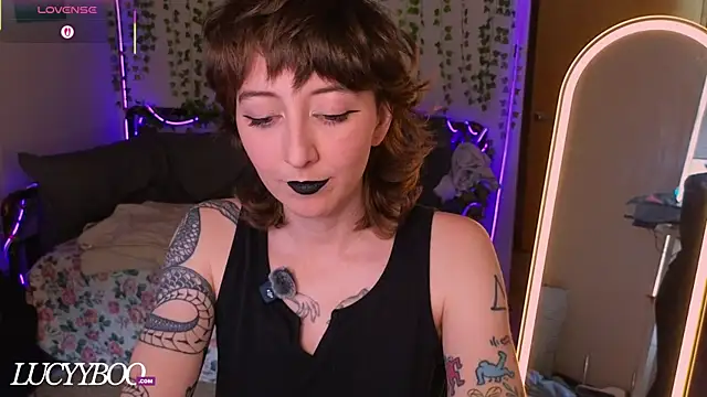 lovelylucyy online show from July 2026 09:23:02 PM