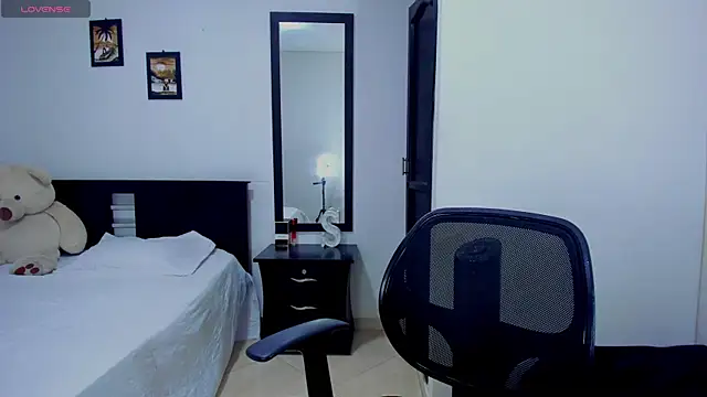 IsaSixty9 online show from December 2025 09:34:01 PM