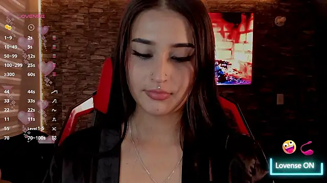 Snapshot of Charlotte_greys chatting on January 2026 09:41:01 PM Charlotte greys online show from January 2026 09:41:01 PM