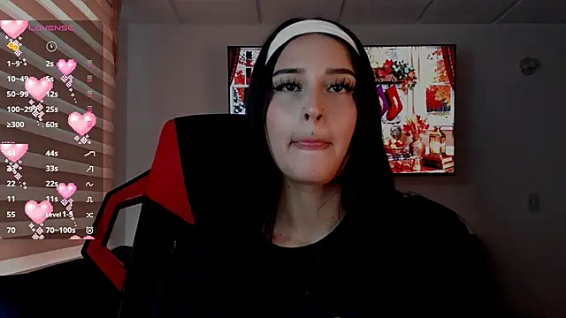 Snapshot of Charlotte_greys chatting on November 2025 09:08:01 PM Charlotte greys online show from November 2025 09:08:01 PM