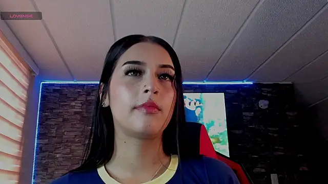 Snapshot of Charlotte_greys chatting on January 2026 08:47:01 PM Charlotte greys online show from January 2026 08:47:01 PM