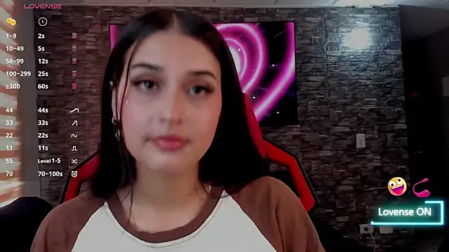 Snapshot of Charlotte_greys chatting on February 2026 09:04:02 PM Charlotte greys online show from February 2026 09:04:02 PM