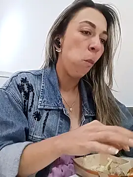 Snapshot of rachellboom chatting on December 2025 10:42:01 PM rachellboom online show from December 2025 10:42:01 PM