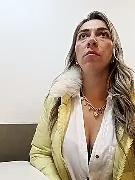 Snapshot of rachellboom chatting on February 2026 12:20:02 AM rachellboom online show from February 2026 12:20:02 AM