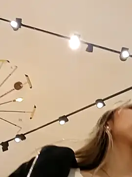 Snapshot of rachellboom chatting on February 2025 10:42:01 PM rachellboom online show from February 2025 10:42:01 PM