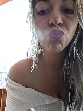 Snapshot of rachellboom chatting on February 2026 11:15:01 PM rachellboom online show from February 2026 11:15:01 PM