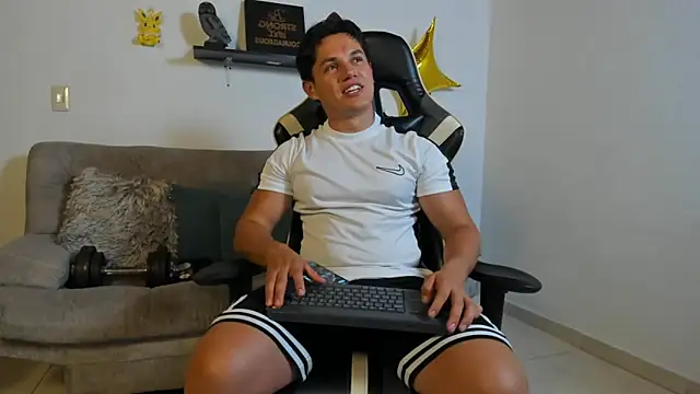 julian wallace online show from November 2025 09:48:01 PM