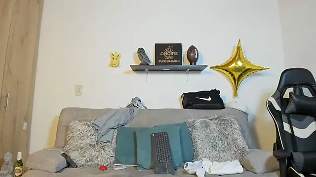 julian wallace online show from November 2025 03:45:01 PM