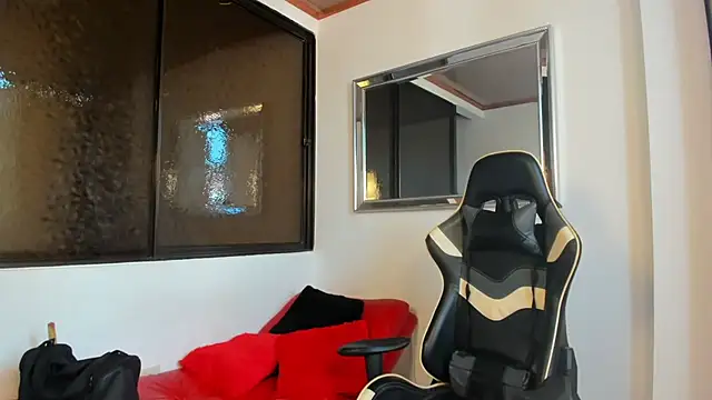 julian wallace online show from February 2026 08:08:02 PM